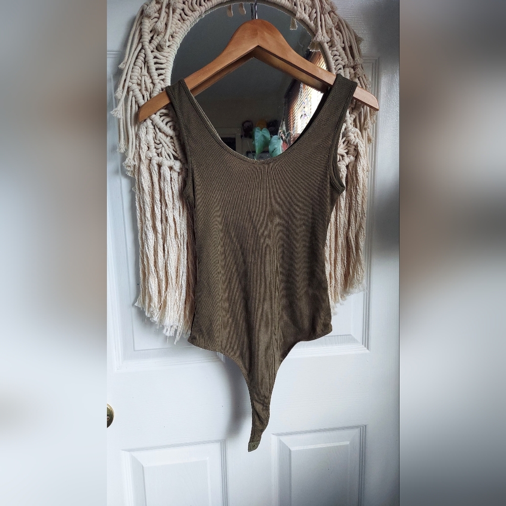 Wild Fable Olive Green Keyhole Bodysuit - Picture 4 of 6